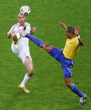 Gilberto Kung Fu Kicks Zidane