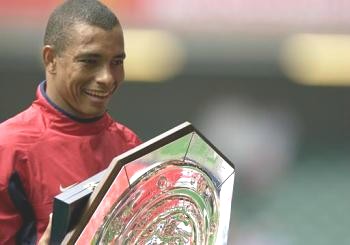 Gilberto Holds Charity Shield