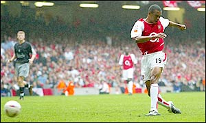 Gilberto Scores In Charity Shield