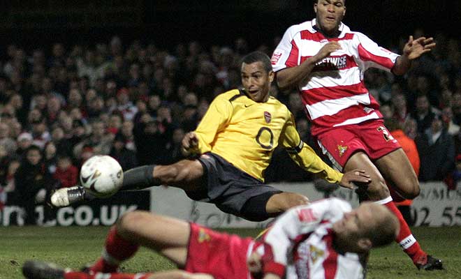 Gilberto Silva Scores Against Doncaster