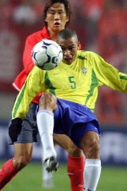 Gilberto Silva vs korea